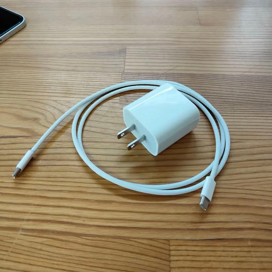 美品　iPad Pro 11インチ　第4世代　128GB Wi-Fiモデル　M2