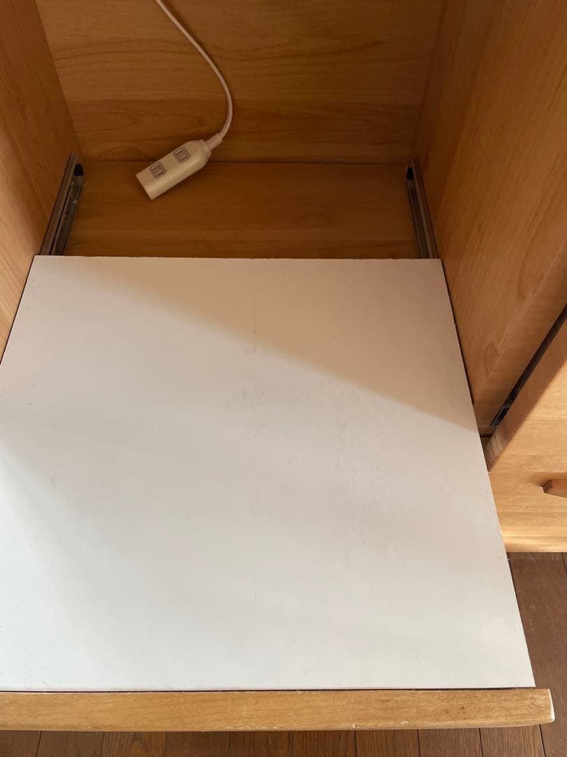 木製キッチン収納キャビネット　カントリー調