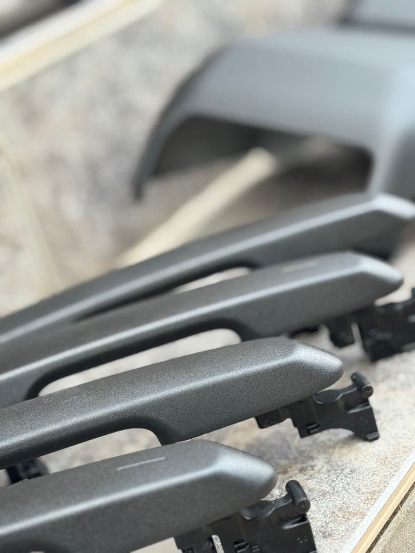 ②ランドクルーザー　250 グリル　フルセット　ラプターライナー塗装