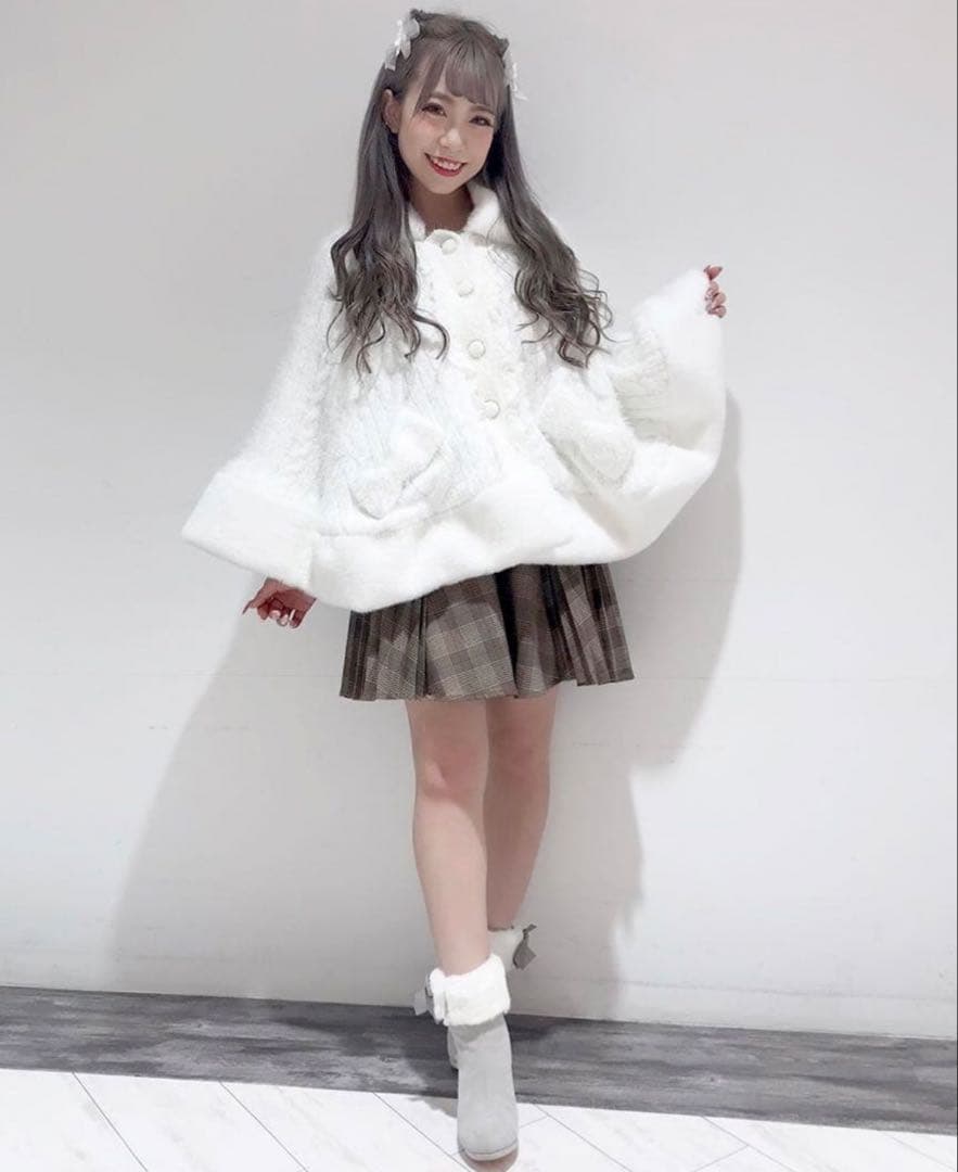 は*け様 LIZLISA リズリサ ポンチョ コート 白 ケープ