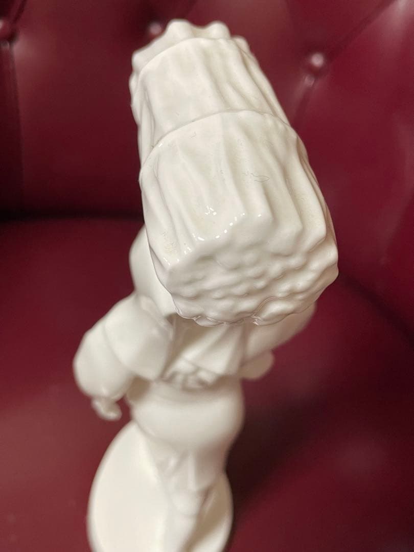 m@オールド★プレミアノリタケ / ボーンチャイナ薪持女性のフィギュリンH23