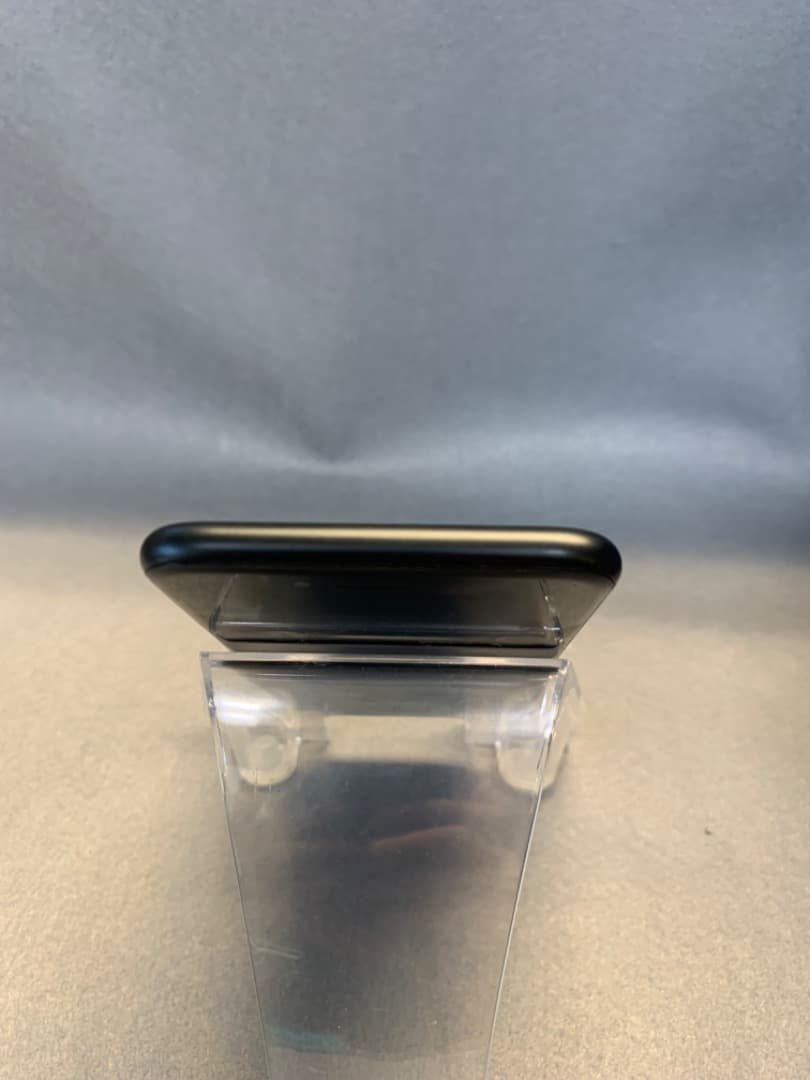 美品　国内版　SIMフリー　iPhone７　 32GB ブラック色