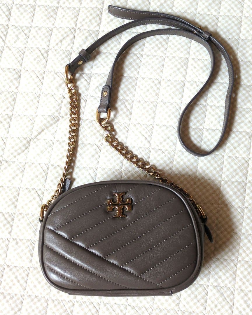 トリーバーチ♥キラシェブロン　カメラバッグ　グレーヘロン　ブラウン系