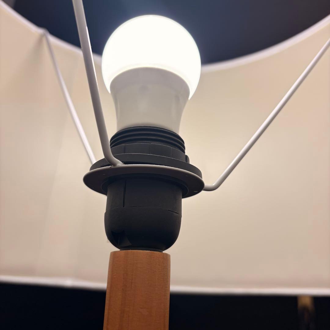 【送料込】三脚　ルームライト　フロアライト　おしゃれ　照明