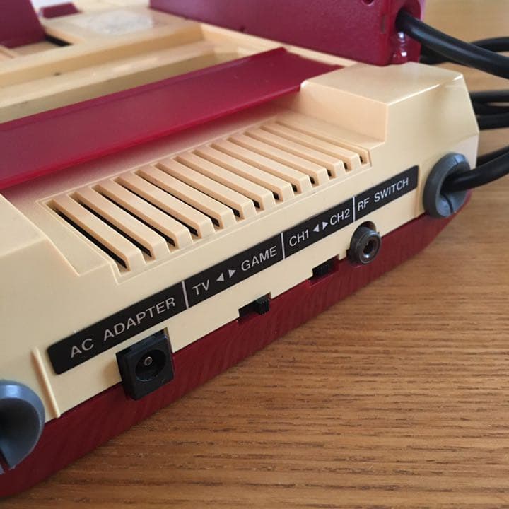 Nintendo ゲーム機本体 ファミリーコンピューター 四角ボタン