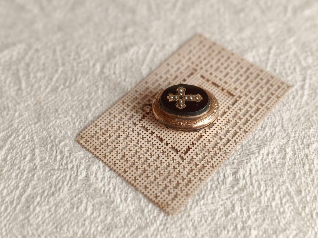 【チョコメルさま】vintage ✙ * クロス ロケット ペンダントトップ