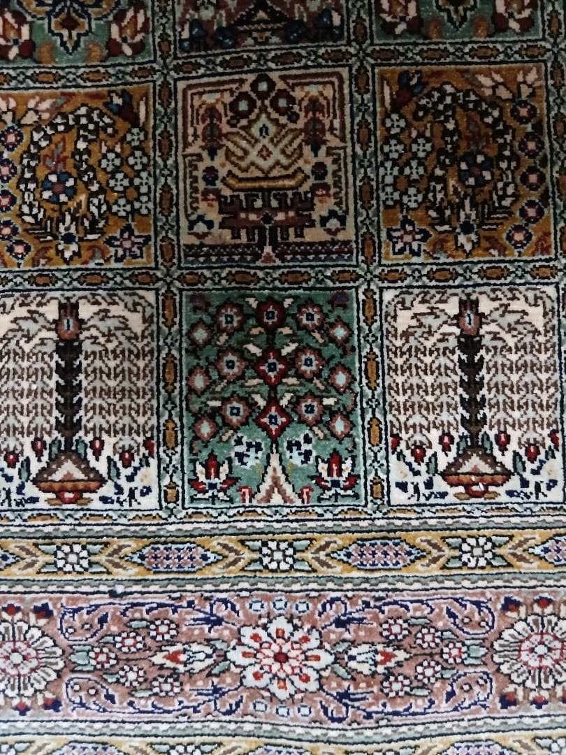 クム　ペルシャ絨毯　93 x 64cm　81万ノット位　玄関マット　シルク　手織