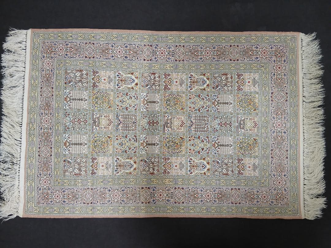 クム　ペルシャ絨毯　93 x 64cm　81万ノット位　玄関マット　シルク　手織