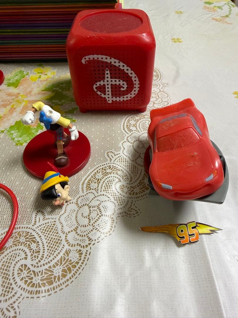 ディアゴスティーニ　ディズニーマジカルオーディオ絵本1〜37巻とフィギュア37体