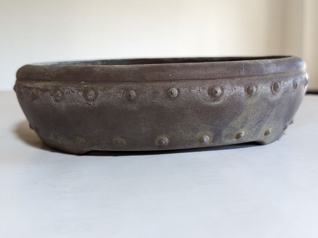 ♦中国古美術品 宜興窯賓山倣古 紫砂 紫泥 鋲打ち丸形三足ミニ盆栽鉢古玩 骨董品