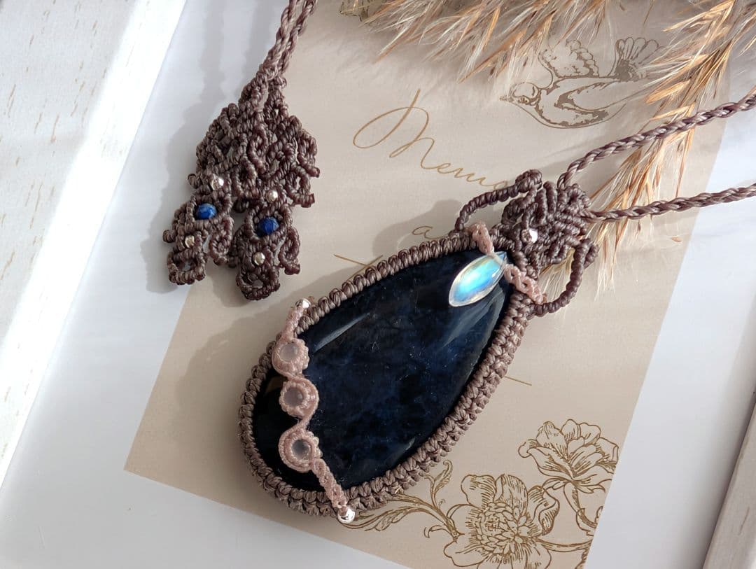 マクラメネックレス ソーダライト レインボームーンストーン