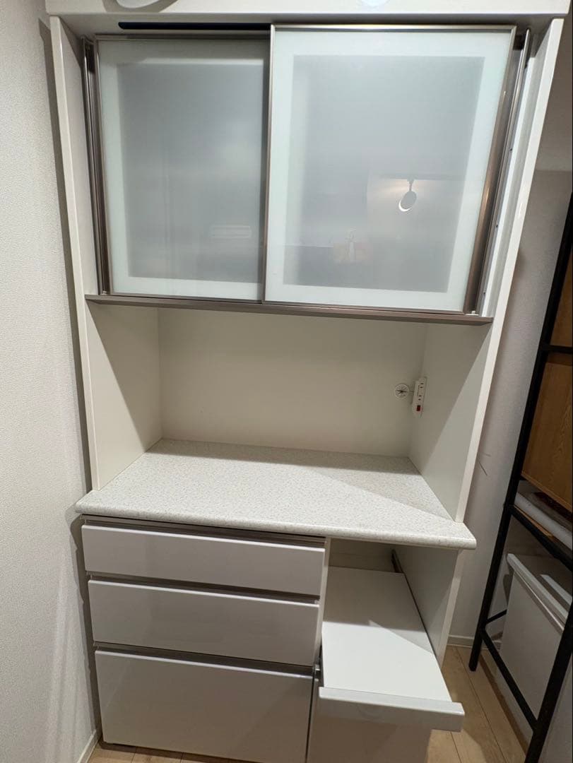 ニトリ　キッチンボード　食器棚　ホワイト