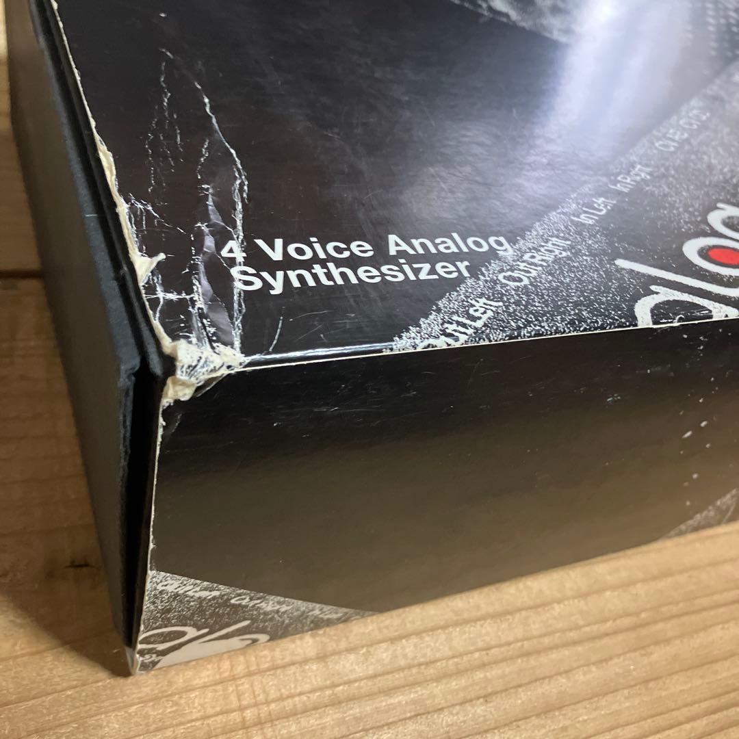 Elektron Analog Four シンセサイザー
