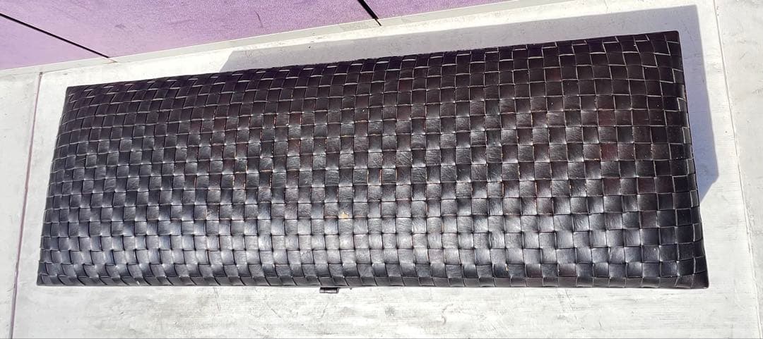 黒の編み込みデザイン収納ボックス茶色の編み込みレザーの収納ベンチまたはオットマン