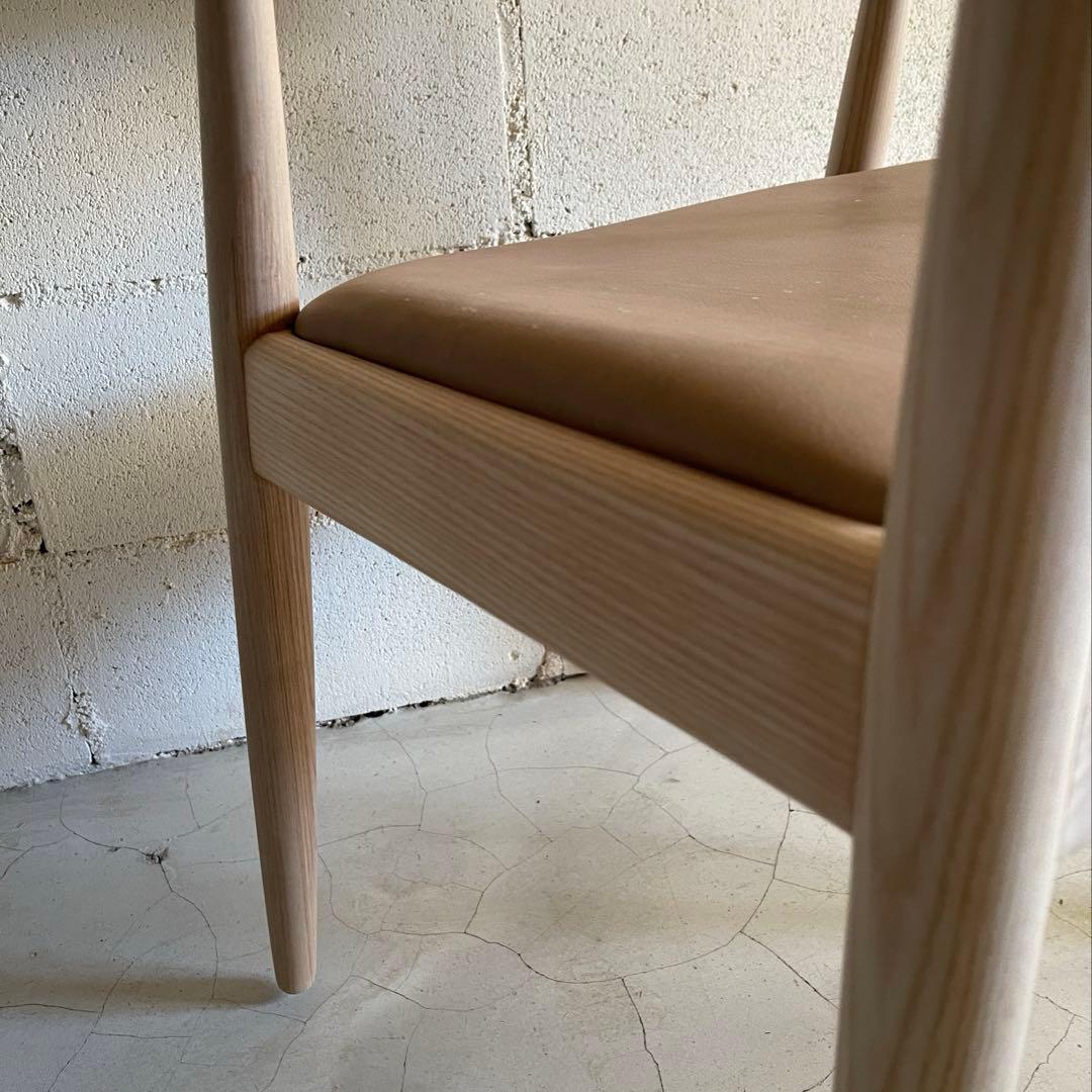 天然木無垢材 アームチェア　ラウンドチェア　ダイニングチェア　本革　北欧スタイル