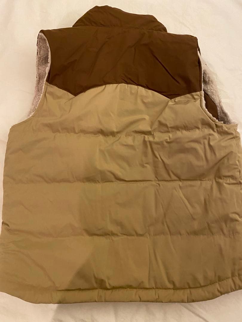 【K@2UK1X 】Patagonia リバーシブルダウンベスト