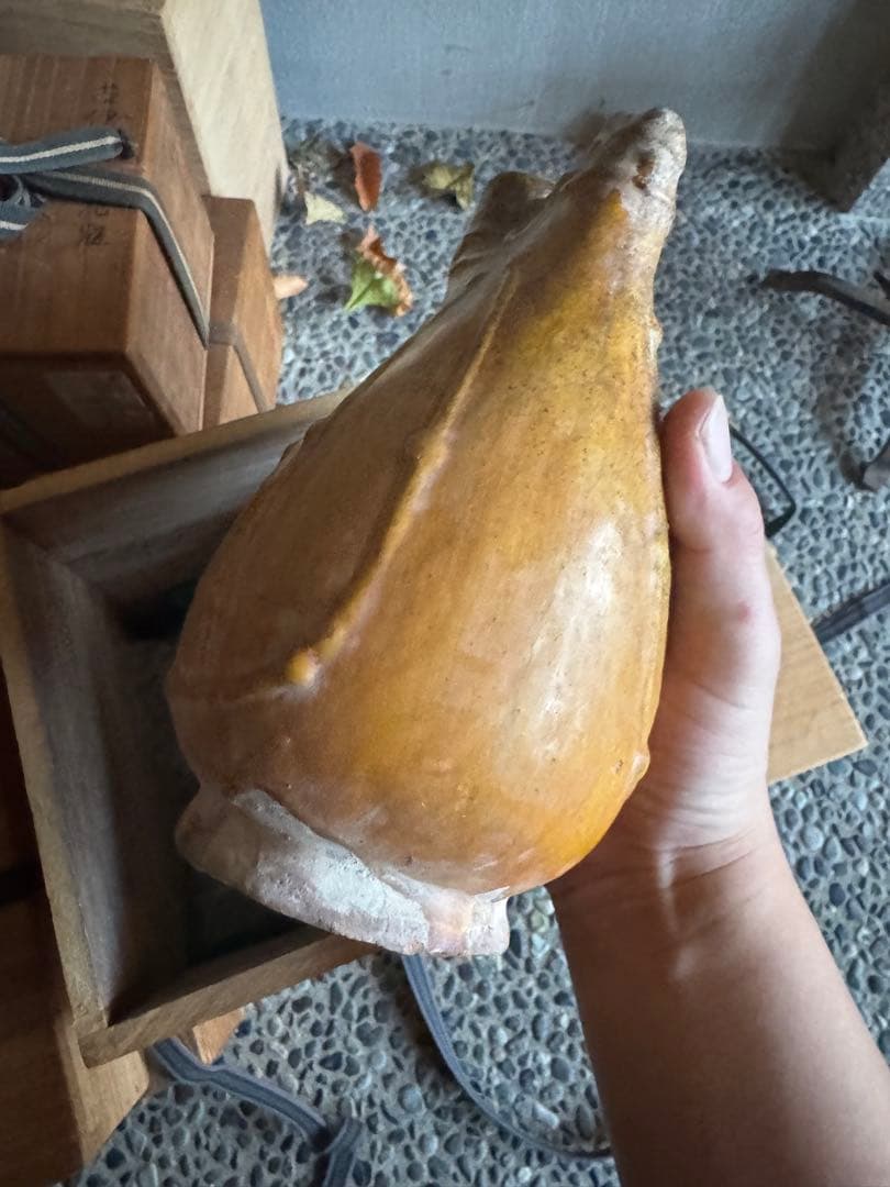 ‼️ 水芙蓉‼️リサイクルFORT‼️唐物買取12/13①中国製土肌黄釉祭器水注