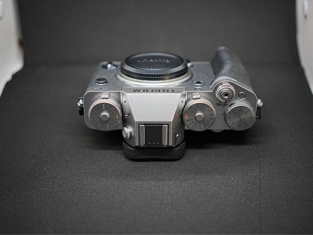 富士フイルム　X-T5 FUJIFILM ミラーレス一眼　カメラ本体+おまけ