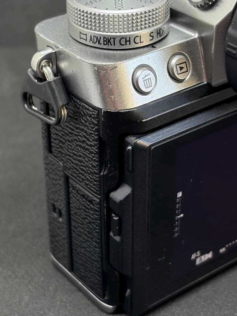 富士フイルム　X-T5 FUJIFILM ミラーレス一眼　カメラ本体+おまけ