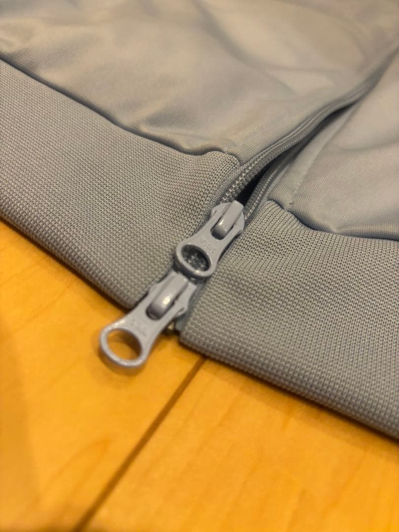 adidas トラックジャケット　あのちゃん着用モデル