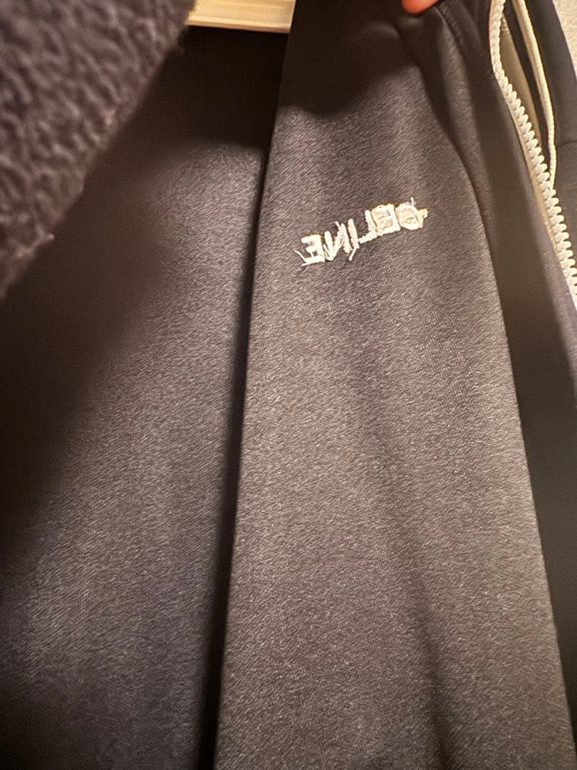 トラックジャケット　ブラック ホワイトストライプ