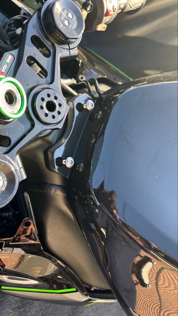 zx6r 2024 タンクカバー　ABSプラ　黒