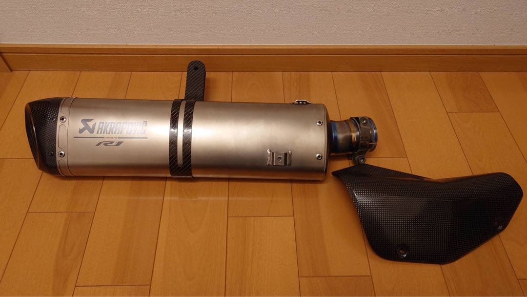 希少　2025 YZF-R1純正akrapovic サイレンサー プレスト