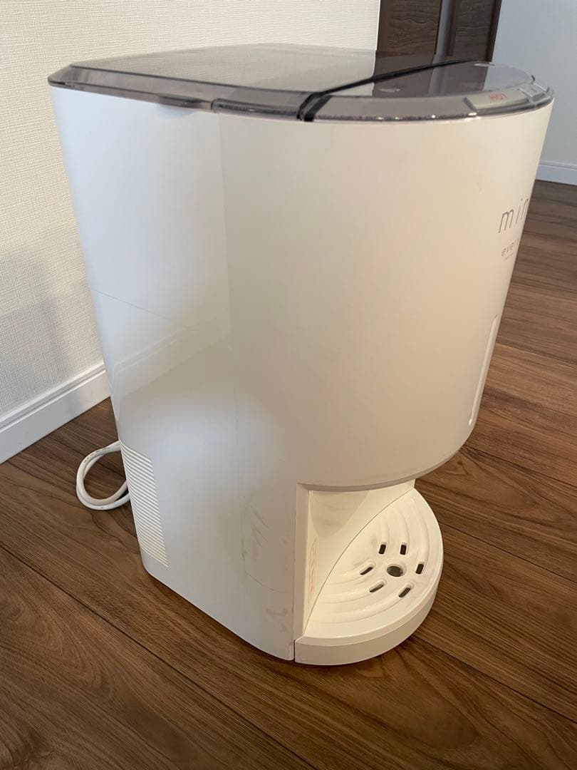 エブリィフレシャスミニ　ホワイト　浄水型ウォーターサーバー
