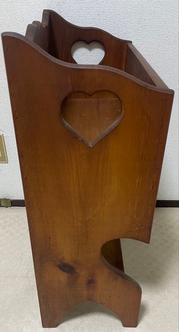 木製マガジンラック ハート型取っ手