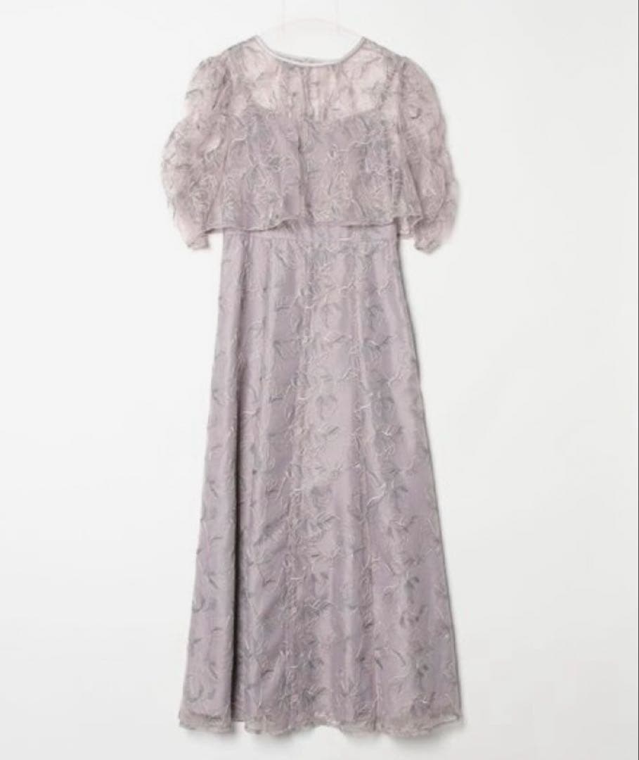 美品　人気　カナ　シャーリングスリーブ総レースフェミニンパーティードレス M