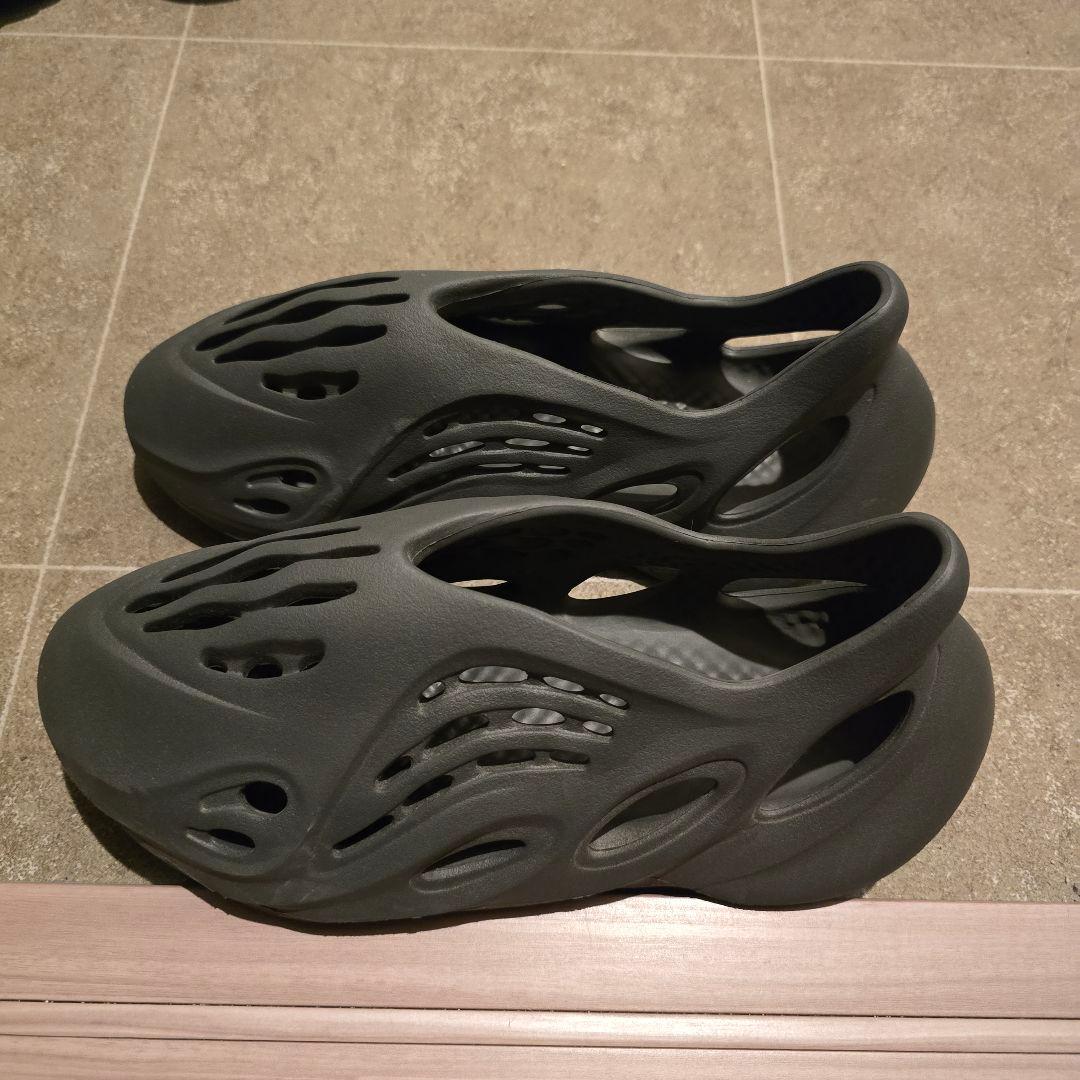 アディダス イージー フォーム ランナー カーボン 28.5cm