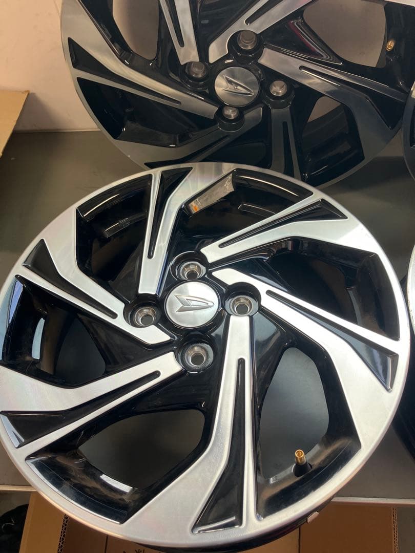 ダイハツ純正アルミ15インチ