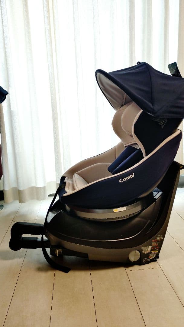 コンビ ISOFIX固定 新生児対応 クルムーヴ スマート Light