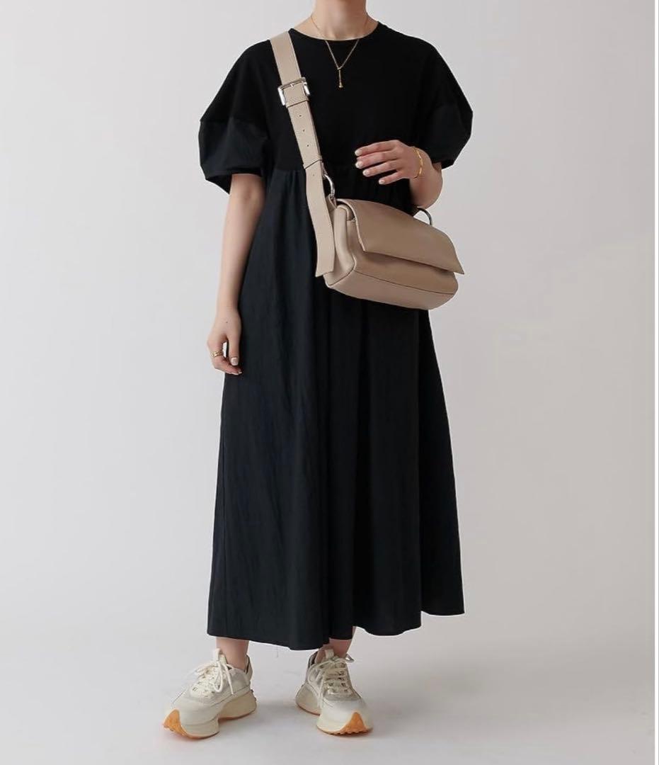 新品　BEARDSLEY ショルダーバッグ　レザーボディバッグ ベージュ　正規品