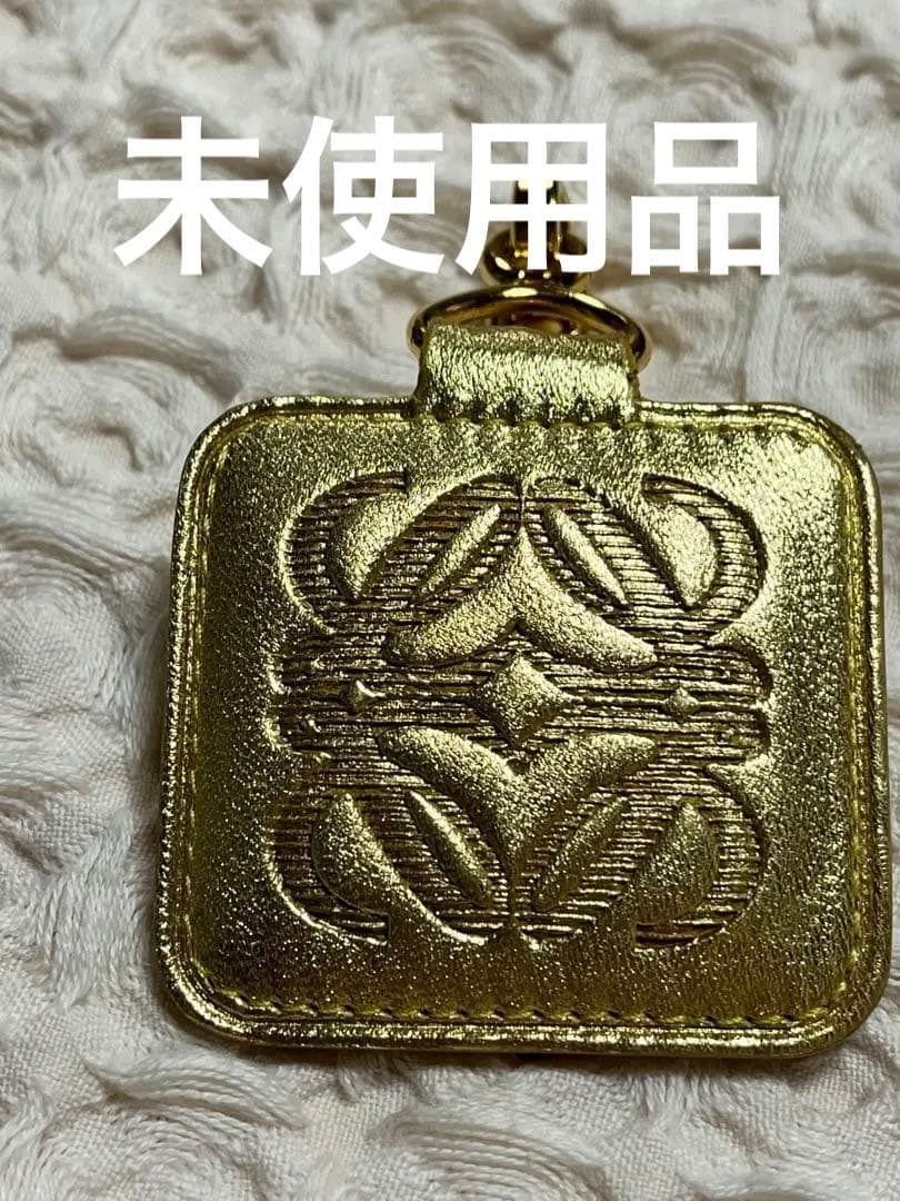 LOEWE ロエベ　ゴールド レザーチャーム　未使用品