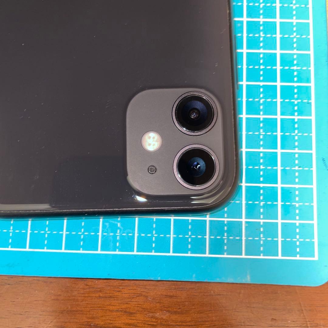iPhone 11 ブラック128GB