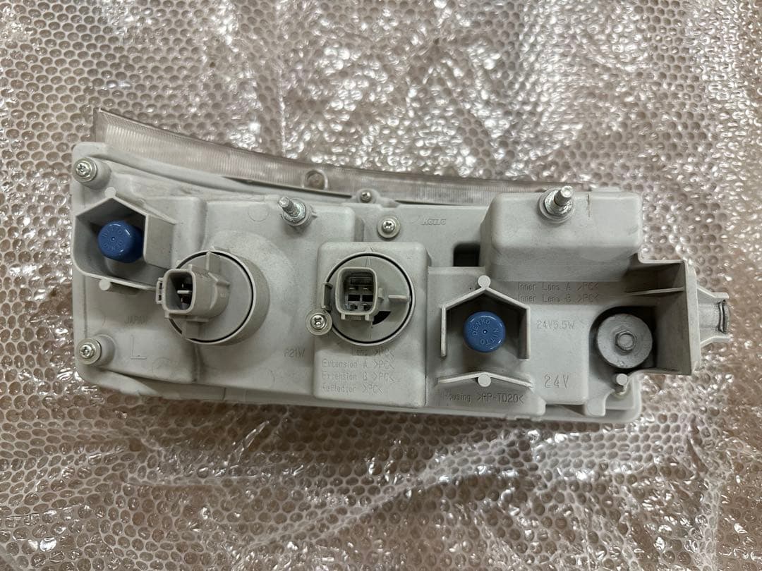 いすゞ ギガ 純正 フォグランプ 左　KOITO