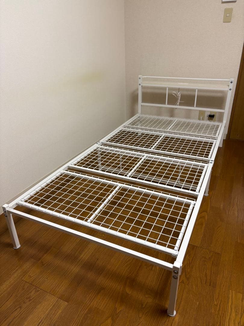 ニトリ パイプベッド バジーナ シングル　コンセント付き