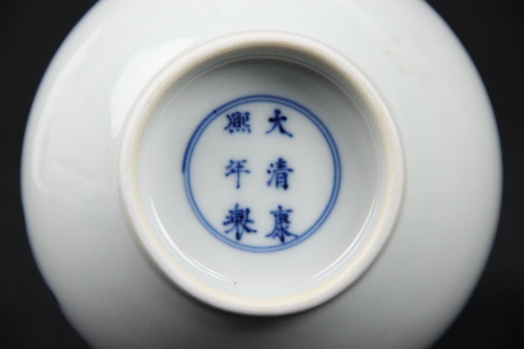 青花　龍鳳麒麟図　大清康熙年製　細密描絵　白磁花瓶　中国 陶磁器　Eo21-26