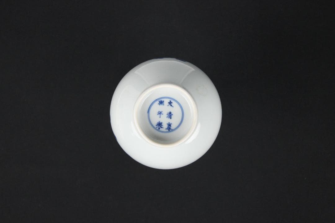 青花　龍鳳麒麟図　大清康熙年製　細密描絵　白磁花瓶　中国 陶磁器　Eo21-26