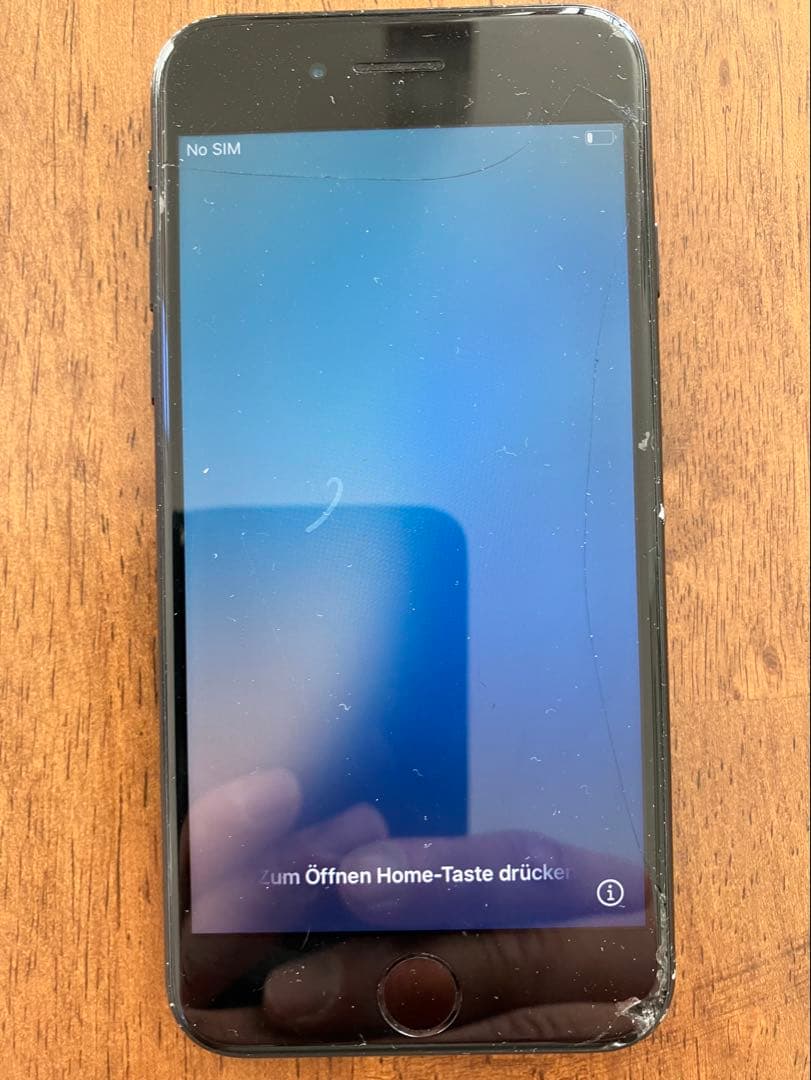 iPhoneSE、iPhoneSE 第2世代×2 3台セット