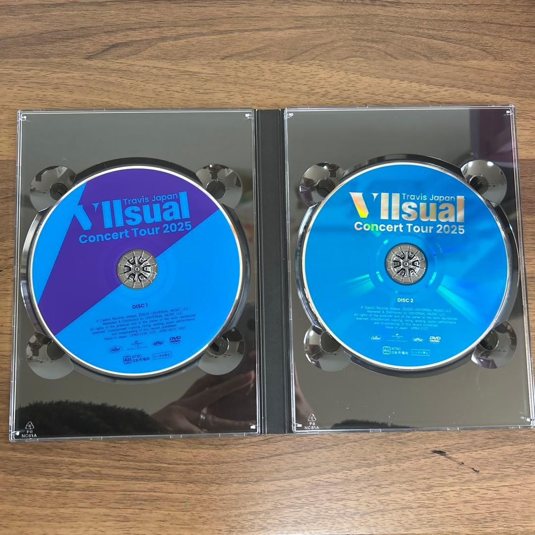 新品　TravisJapan VIIsual 完全生産限定盤　チャーム付き