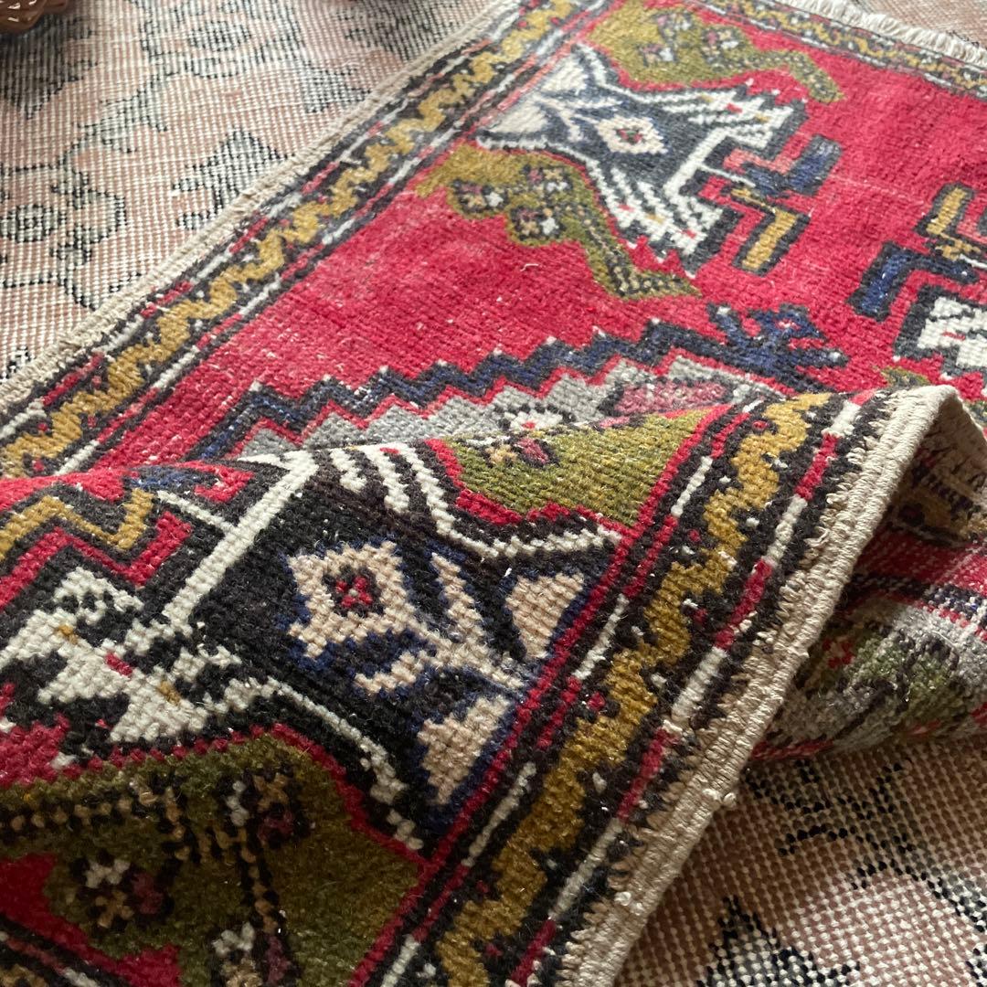 54×96 アンティークレッド　小さなメダリオン　トルコヴィンテージラグ