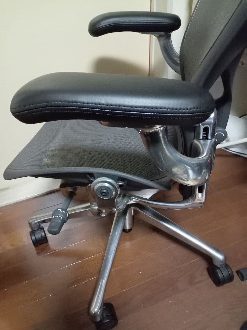 最高グレード アーロンチェア リマスタード 美品