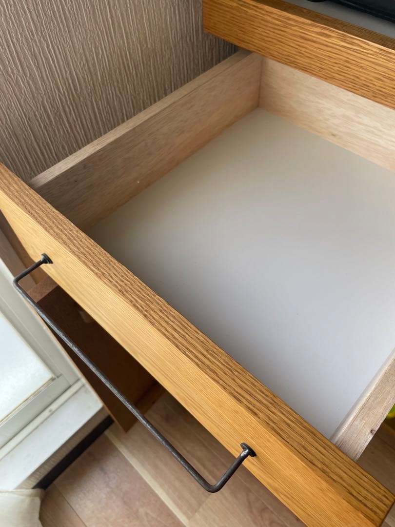 アデペシュ　キッチンボード　食器棚　カデル