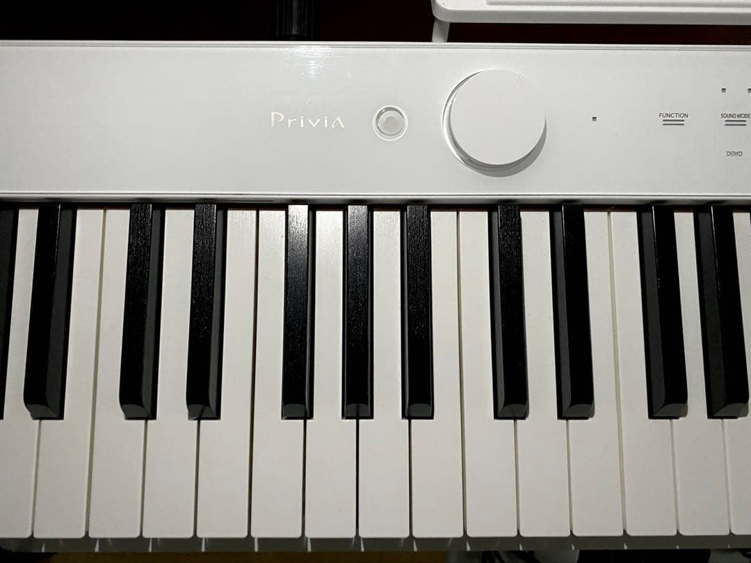 電子ピアノ　CASIO Privia PX-S1100 ホワイト 22年製