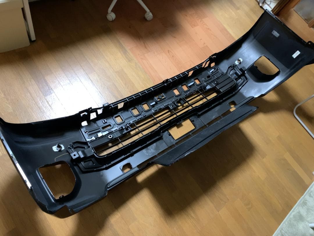 26-095 新車外し 200系ハイエース 8型 ワイド 純正 フロントバンパー