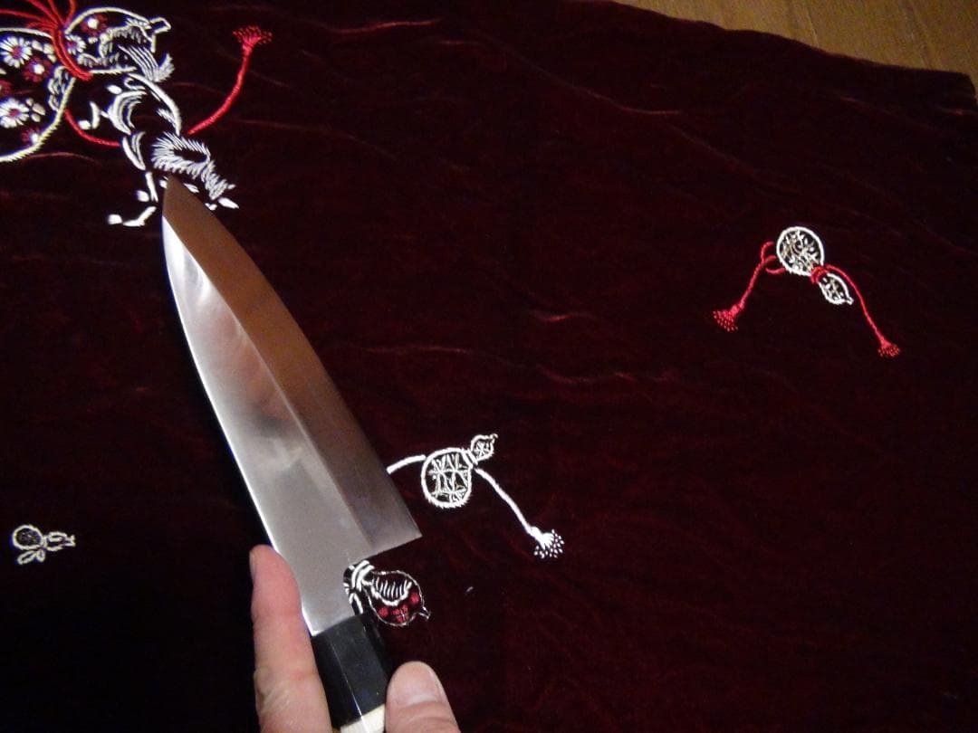 V金10号鏡面出刃包丁黒檀黒水牛八角柄刃長１８センチ新品。