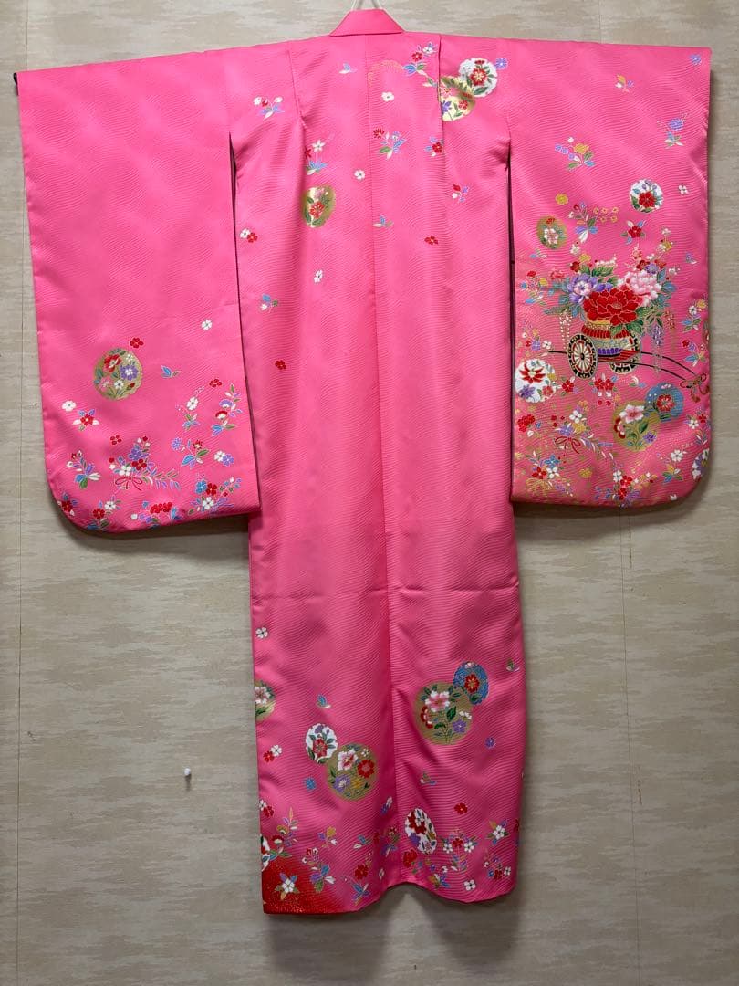 七五三　女の子着物セット　華やかピンク　花車　雪輪　金箔たたき　撫子