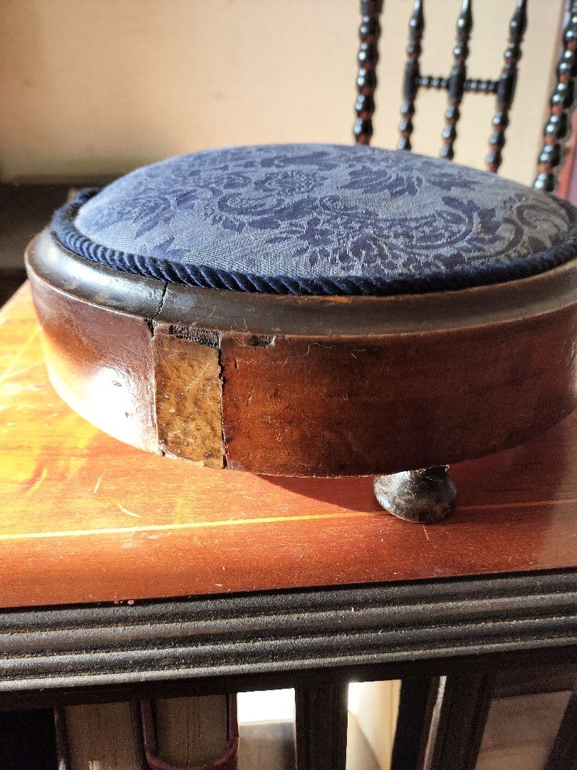 イギリスアンティークフットスツール